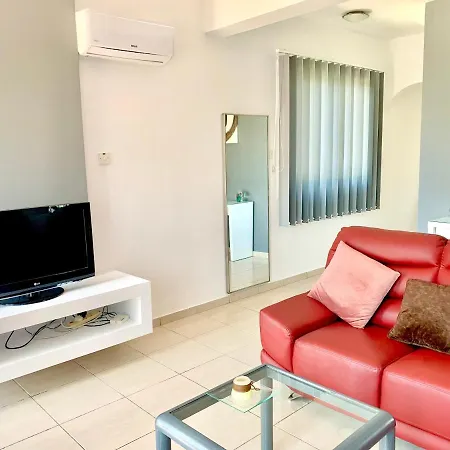 Diana Townhouse 1 Apartment Paphos Exterior photo