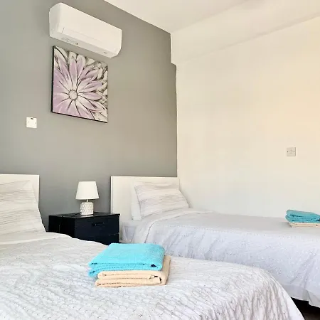 Diana Townhouse 1 Apartment Paphos Exterior photo