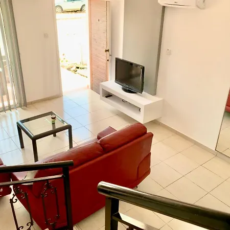Diana Townhouse 1 Apartment Paphos Exterior photo